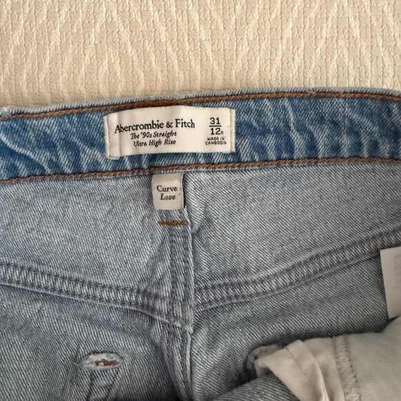Abercrombie & Fitch Curve Love High Rise 90s Relaxed Cuffed Jeans Size 31 - Picture 5 of 5